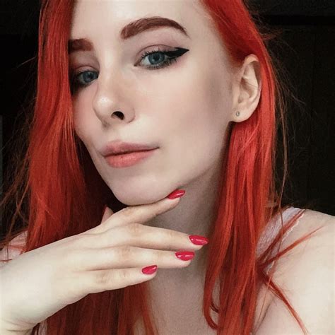 Mollyredwolf (@themollyredwolf) .